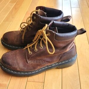 Brown Leather Lace-Up Dr Marten Boots. Womens 9 Mens 7